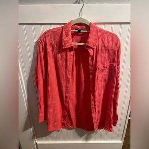 Light and breathable shirt